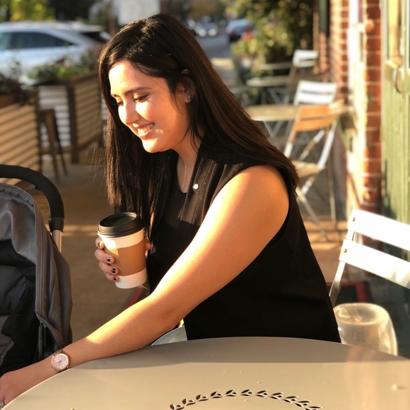 Meet your Posher, Noemi - Picture 2 of 2